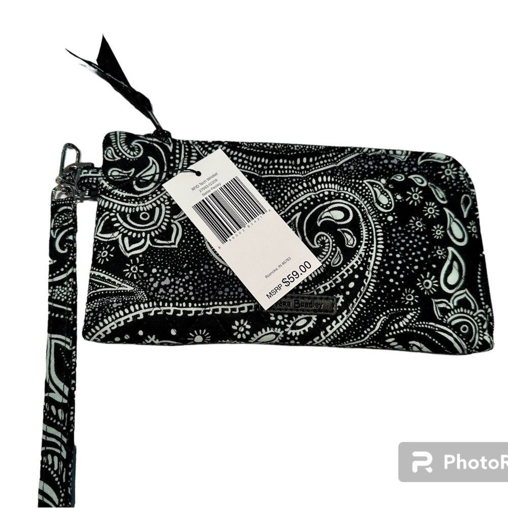 Vera Bradley RFID Tech Wristlet in Stellar Paisley